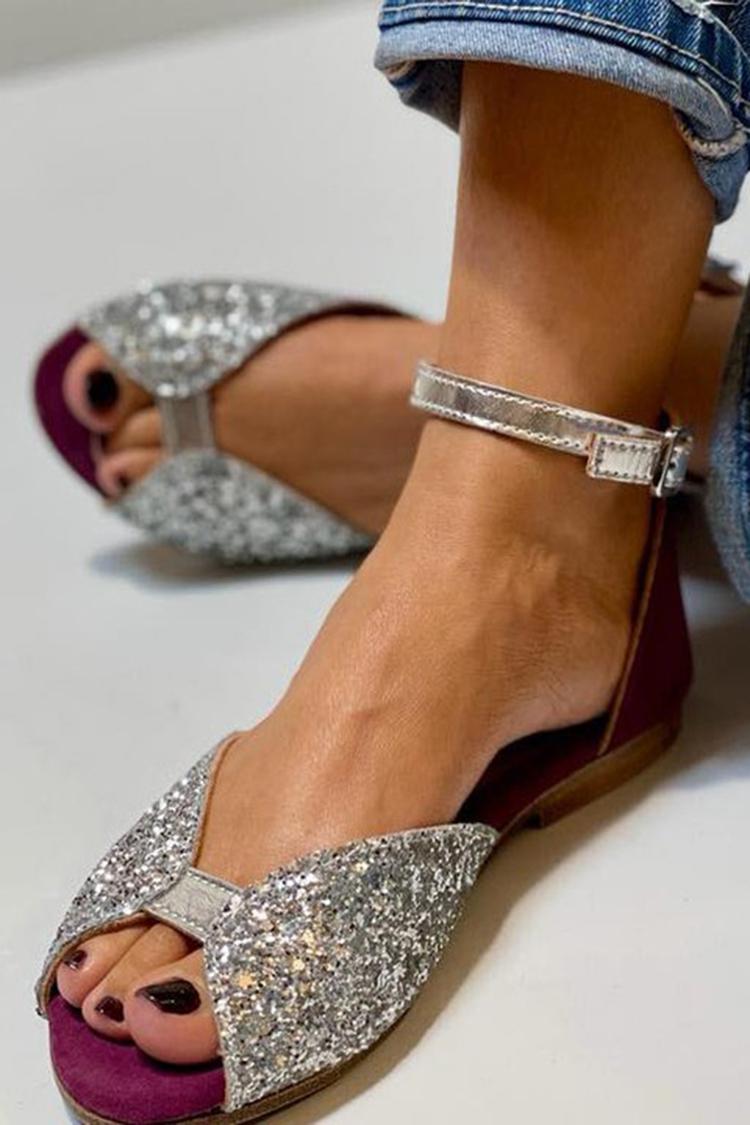 Sandal peep toe s srebrnim bleščicami in zaponko za gleženj