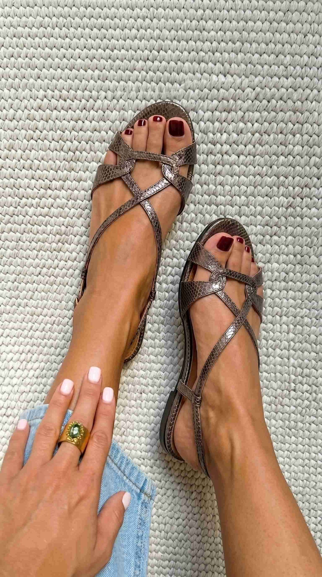 Slingback sandali z učinkom kače nizki bronasti z odprto konico