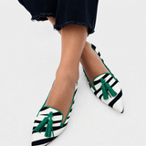 Zeleni mokasini Riane™ Zebra Alma Ljubljana, usnjeni čevlji s črtastim vzorcem, elegantni in udobni za vsak dan.