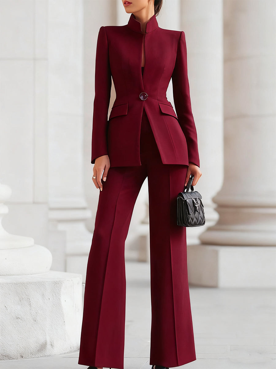Elegantni blazer in hlače Alma Ljubljana Solenne set, sodobno oblikovan ženski poslovni komplet, v svetlo modri barvi.