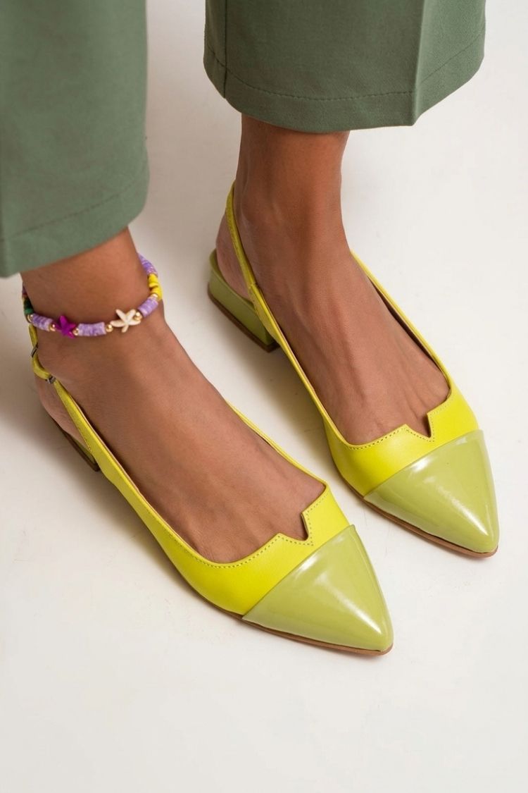 Balerinke slingback cut-out barvni blok s konico in sponko