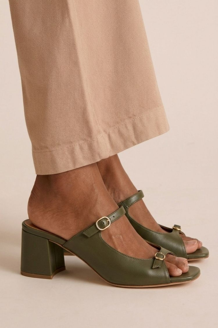 Široki petni slingback cut-out barvni blok Zlata