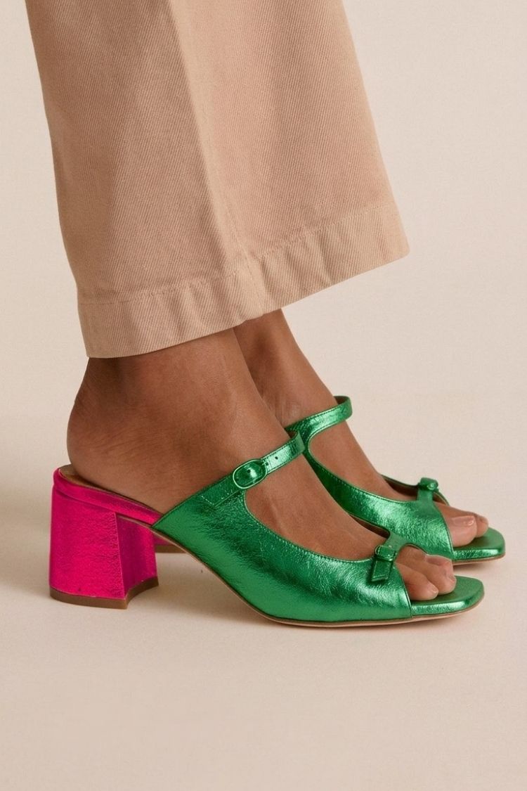 Široki petni slingback cut-out barvni blok Zlata