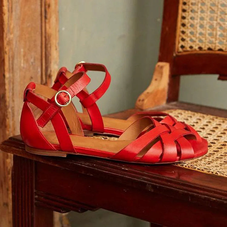 Sandali cut-out peep toe v enotni barvi s trakcem okoli gležnja in zaponko