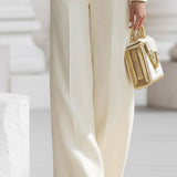 Christina - Eleganten kremni tailored suit set z zlatimi akcenti