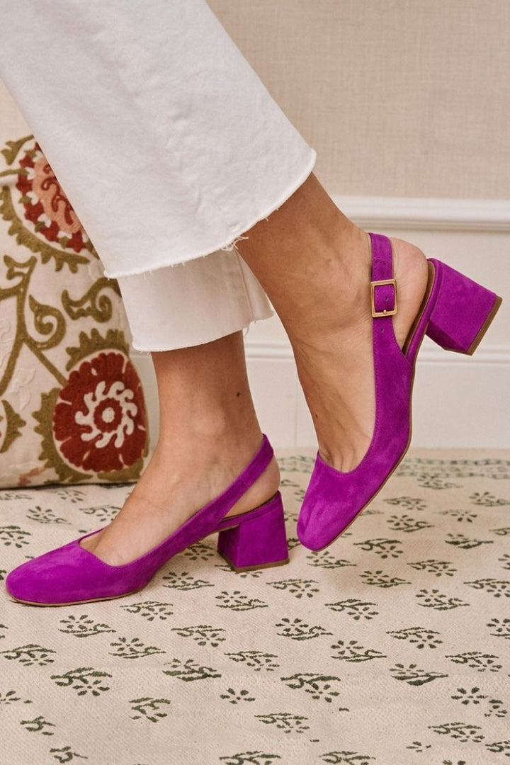Chunky slingback petke v kaki barvi s kvadratnim nosom in sponko