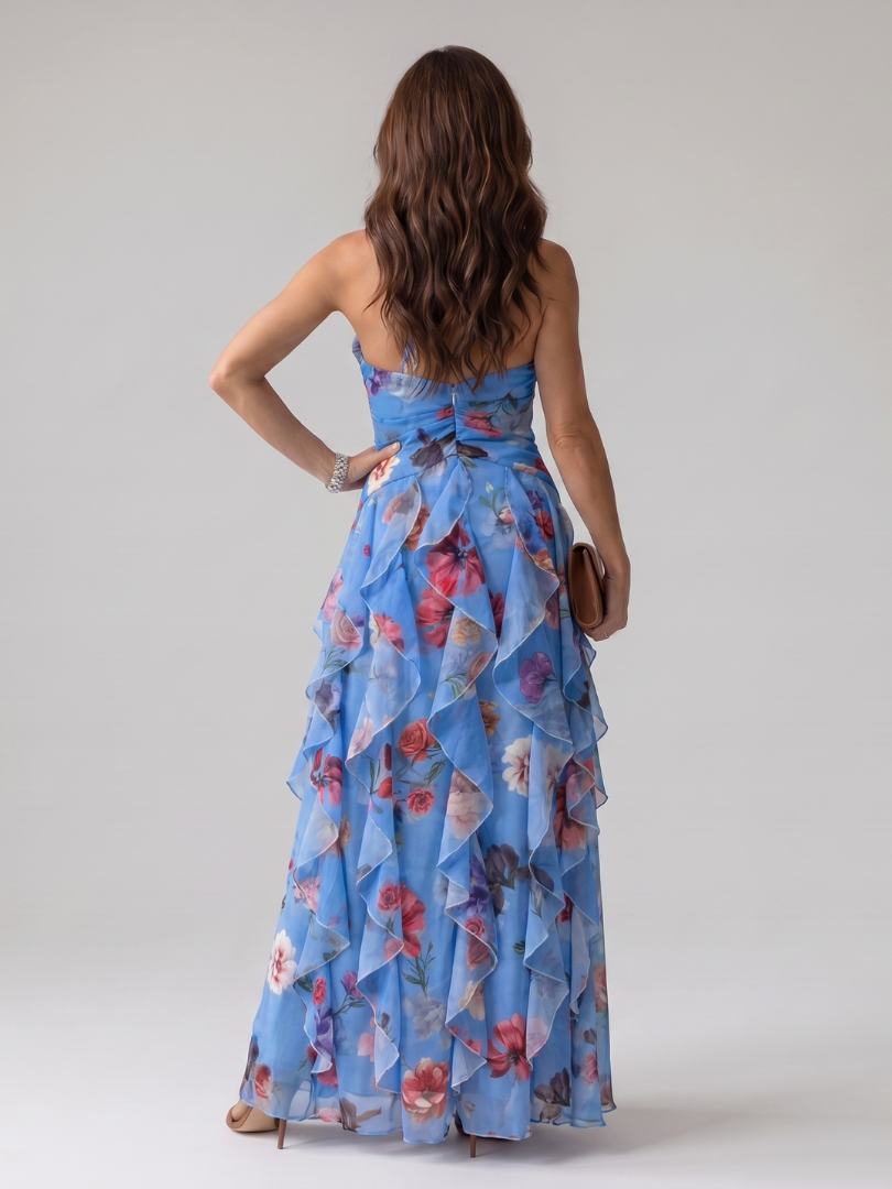 Maxi obleka Alma Ljubljana z rožnatim vzorcem in halter ovratnikom, elegantna in modna za posebne priložnosti.