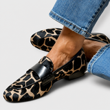 Léonie™ leopardovski mokasini Alma Ljubljana, usnjeni čevlji z živahnim vzorcem, elegantni in udobni za vsakdanjo uporabo.