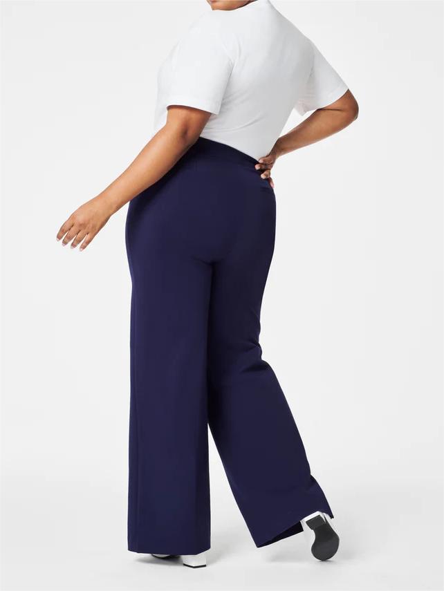 Elegantni in reliefni FitCurve™ hlače