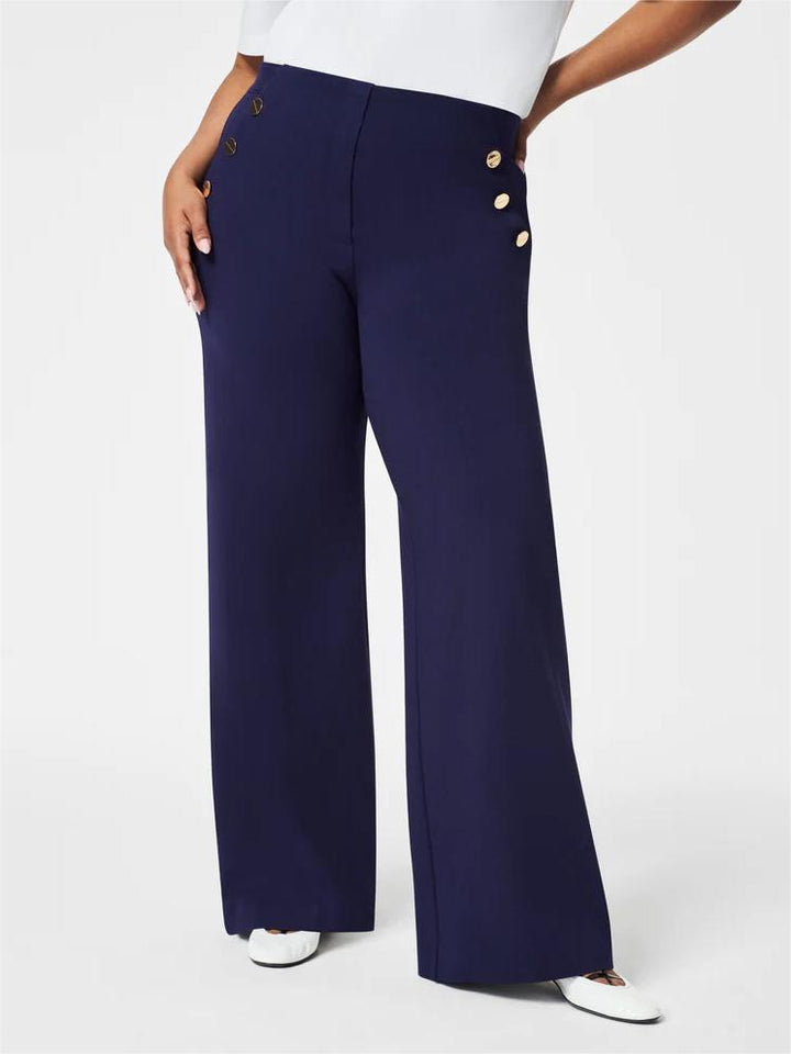 Elegantni in reliefni FitCurve™ hlače