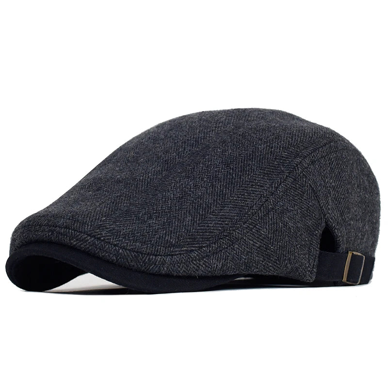 Alma™ premium moška beretka iz blagovne znamke Alma Ljubljana, prikazana na sliki, ročno izdelana, modna in udobna.