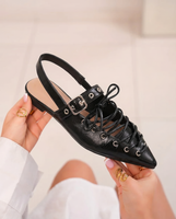 Črna čipkasta slingback