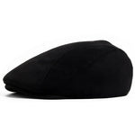 Alma Ljubljana klasična suede beret, modna ženska klobuk z zaobljenim oblikovanjem in eleganco, v sliki na beli podlagi.