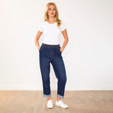 Modre kavbojke Kia Denim Mila Ljubljana, casual hlače iz trpežnega denima z žepi in ravnim krojem, za vsakodnevno uporabo.