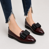 Mokasini Heidi Alma Ljubljana, usnjeni čevlji z elegantnim dizajnom in rjavo barvo, prikazani na beli podlagi